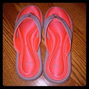 Nike flip flops